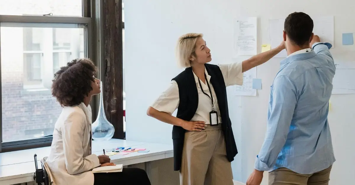 3 Ways Product Managers Can Help Sales